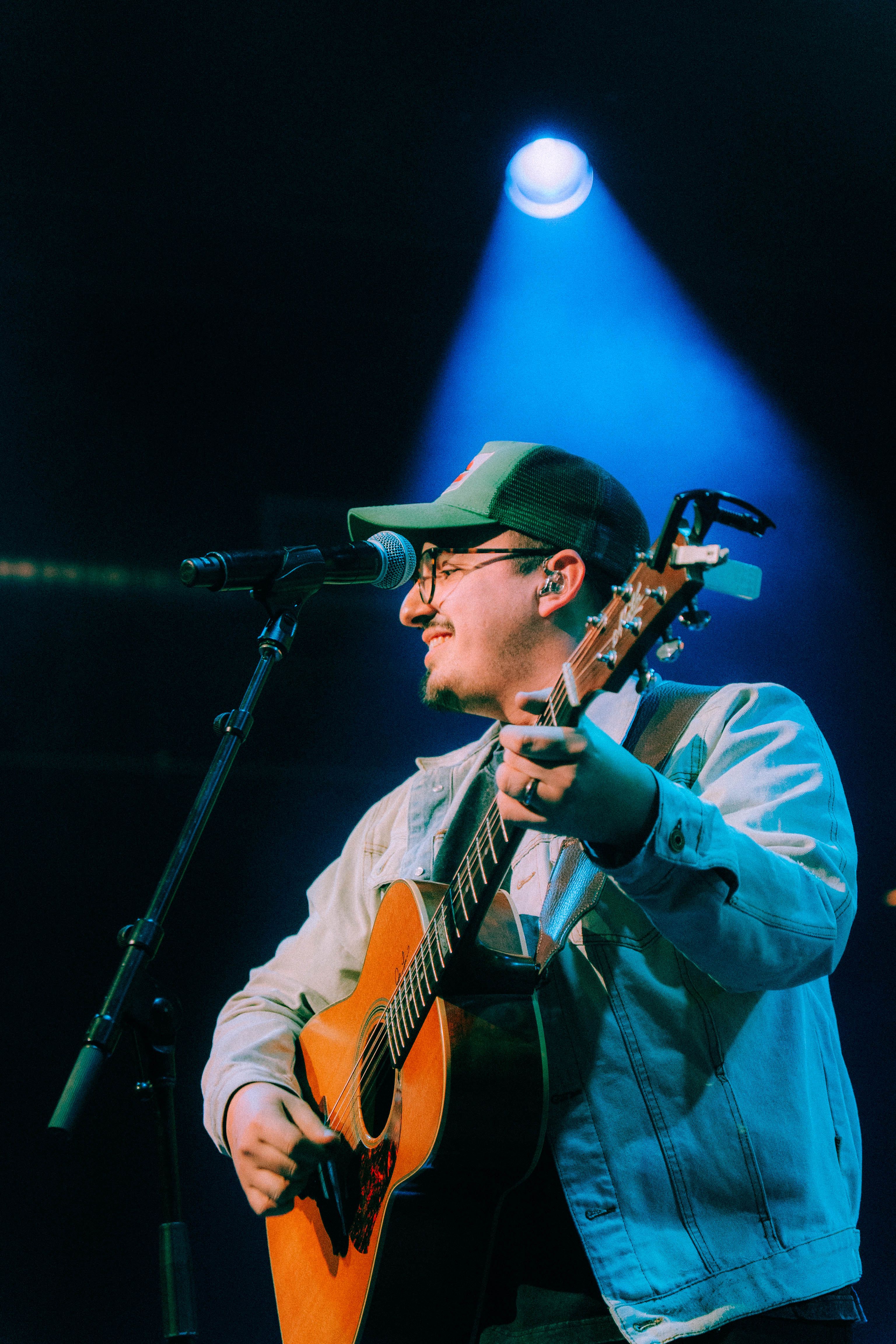 Justus Morales performing live